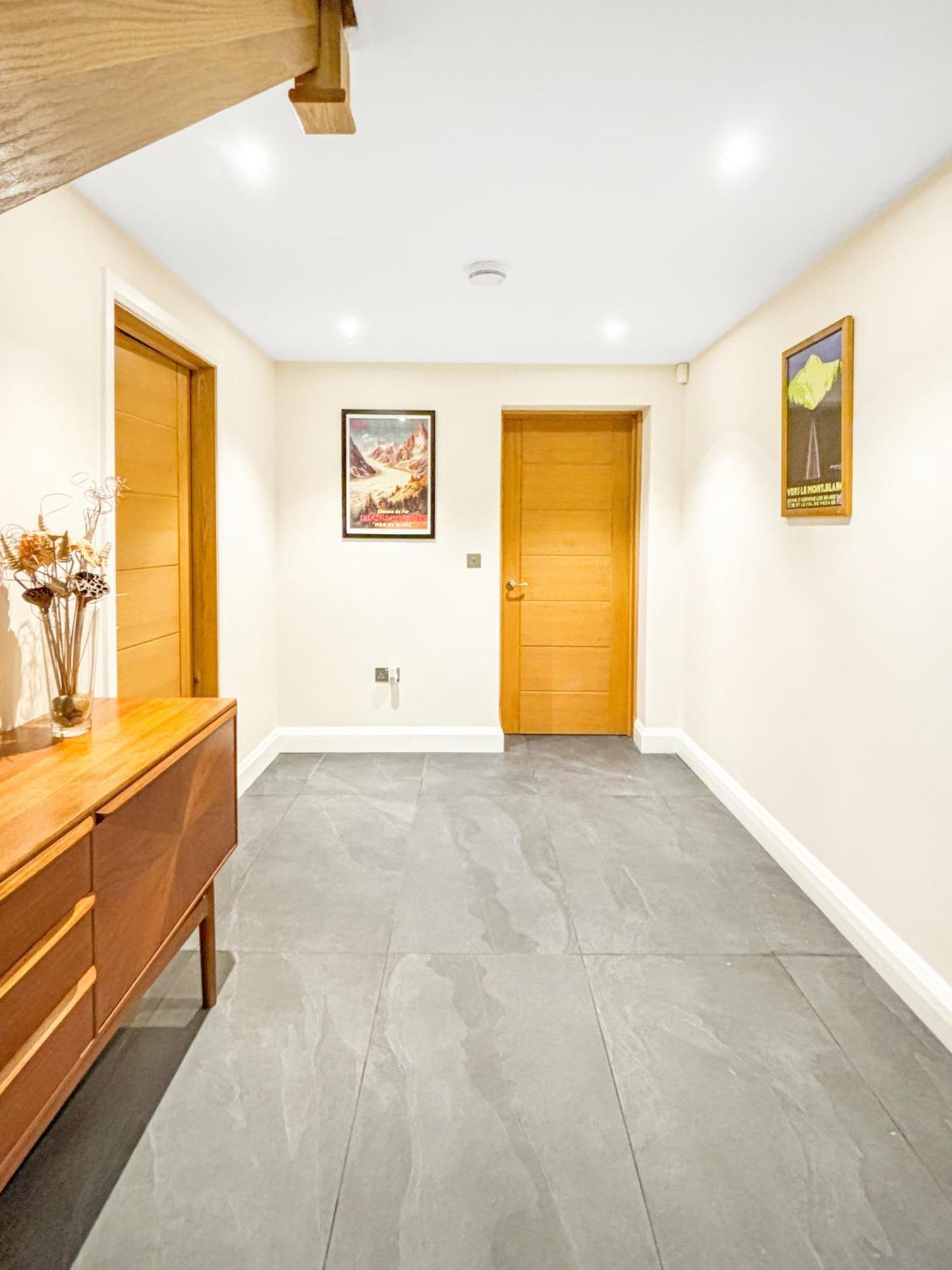 Potter House - Sleeps 8 - Keyworth Holiday home